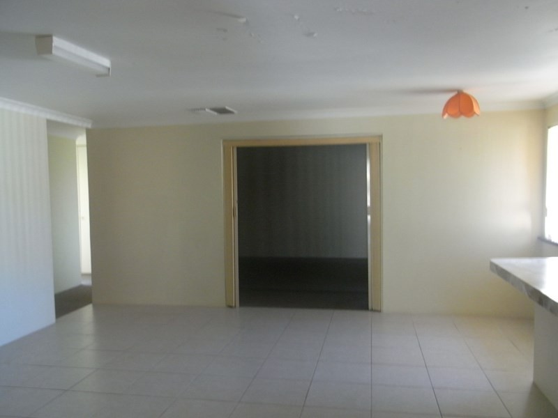 9 Seville Drive, Seville Grove WA 6112