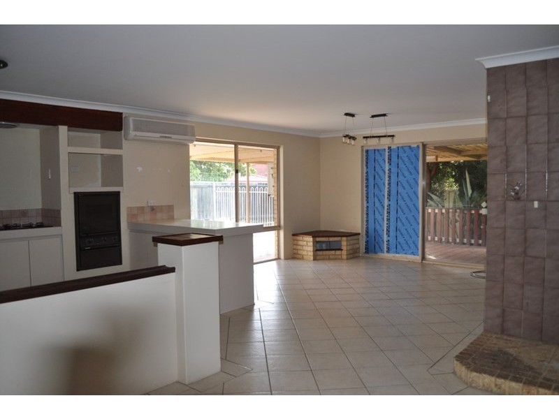 13 Emperor Close, Seville Grove WA 6112