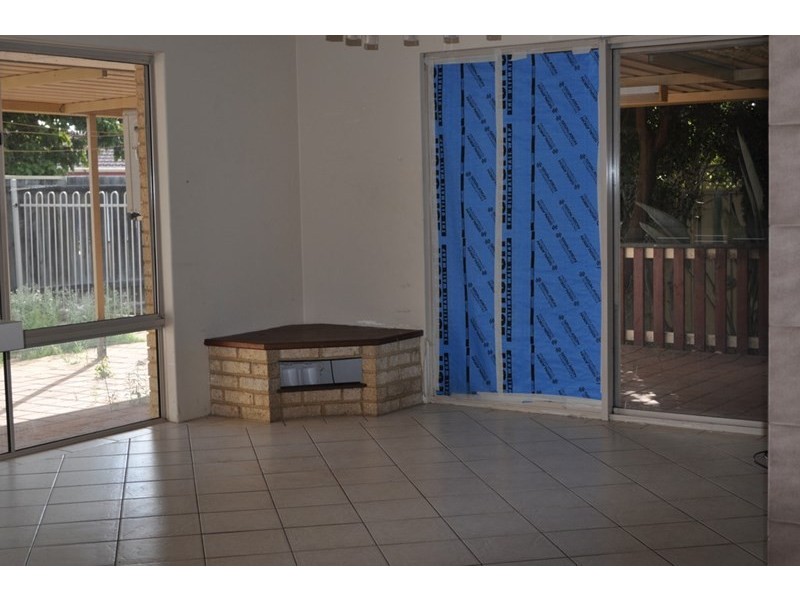 13 Emperor Close, Seville Grove WA 6112