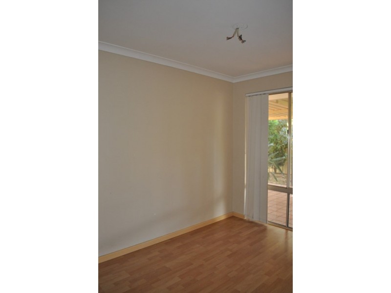 13 Emperor Close, Seville Grove WA 6112