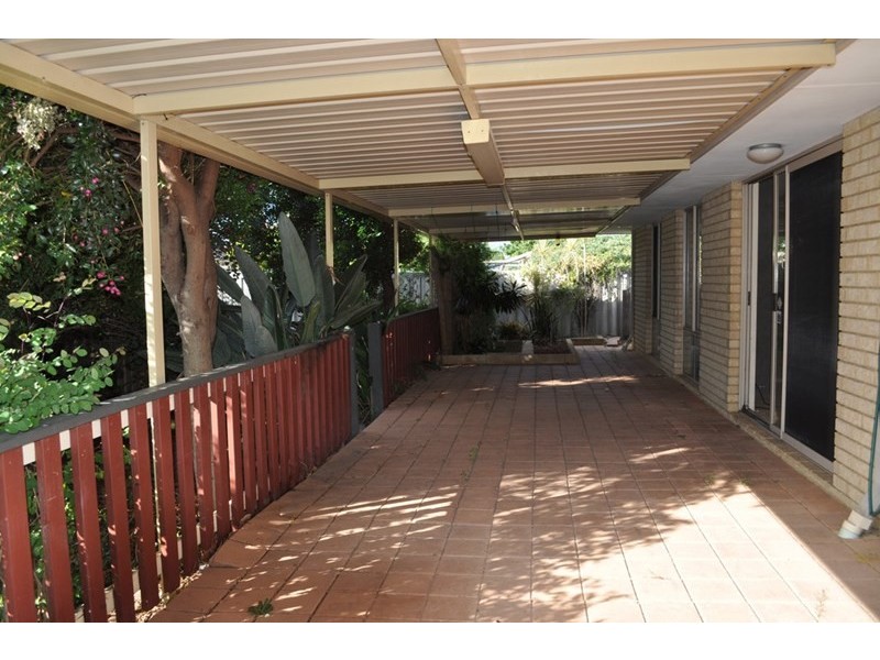13 Emperor Close, Seville Grove WA 6112