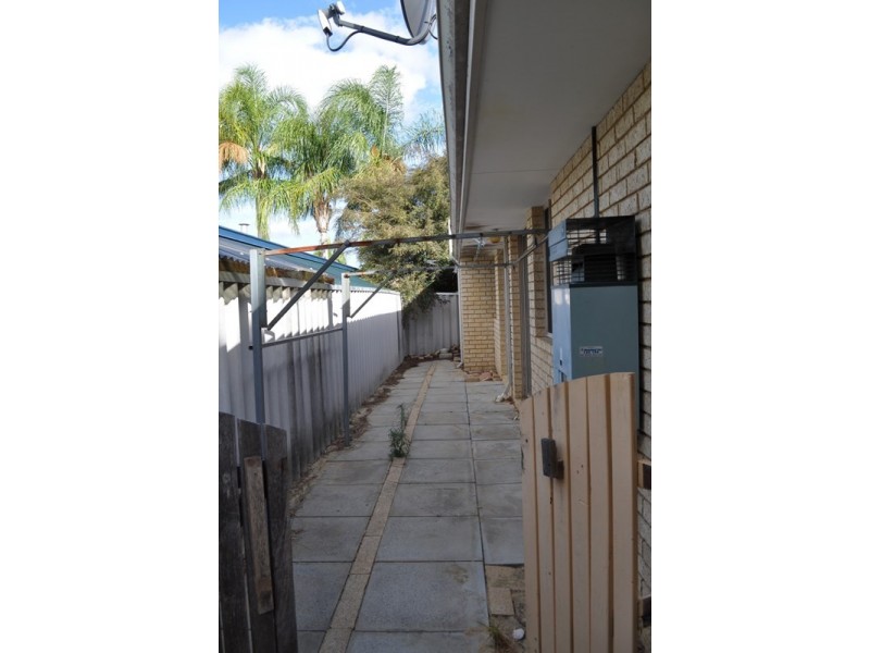13 Emperor Close, Seville Grove WA 6112
