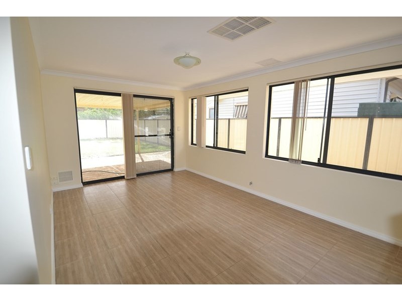 111 Westfield Road, Camillo WA 6111