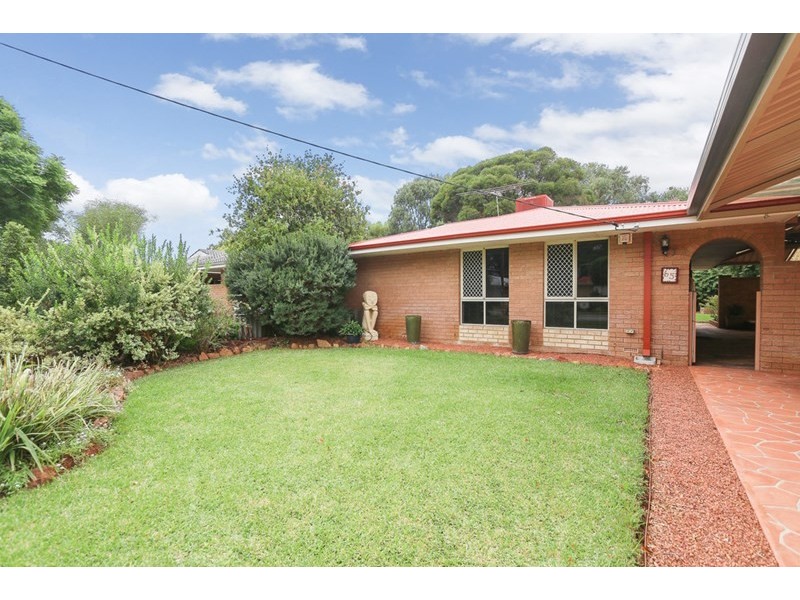 65 Gravity Street, Beckenham WA 6107