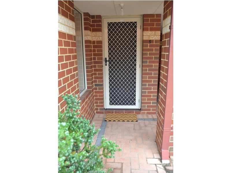 8/17 Bert Street, Gosnells WA 6110