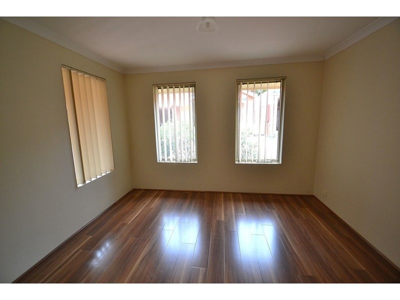 8/17 Bert Street, Gosnells WA 6110