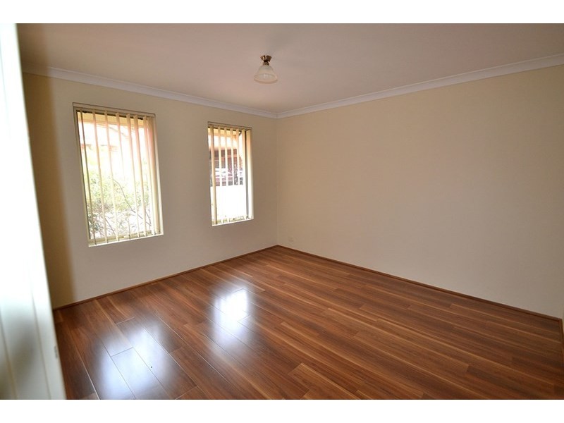 8/17 Bert Street, Gosnells WA 6110