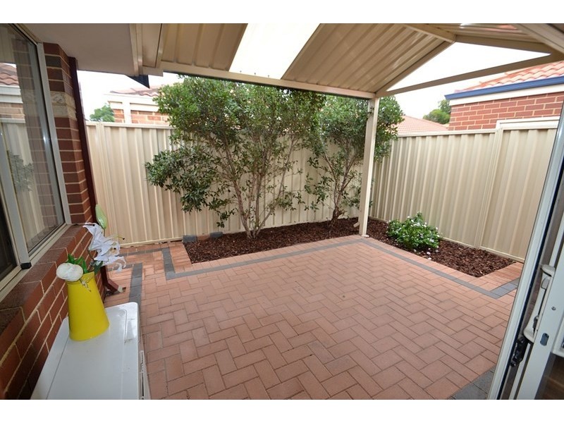 8/17 Bert Street, Gosnells WA 6110