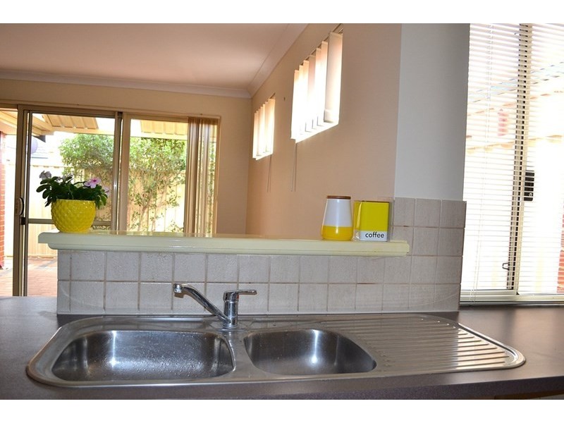 8/17 Bert Street, Gosnells WA 6110