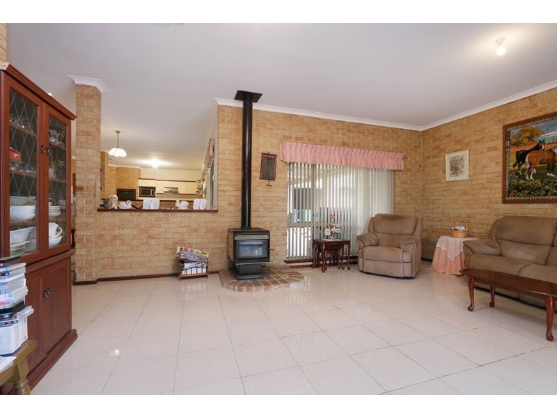 13 Newenden Street, Maddington WA 6109