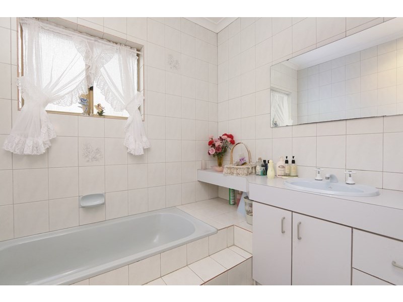 13 Newenden Street, Maddington WA 6109
