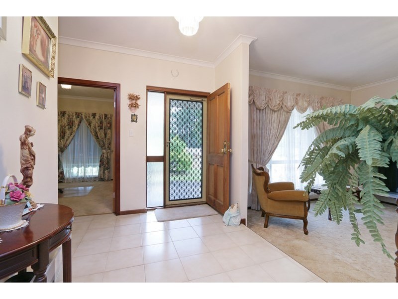 13 Newenden Street, Maddington WA 6109