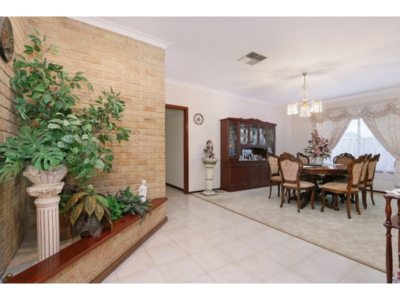 13 Newenden Street, Maddington WA 6109