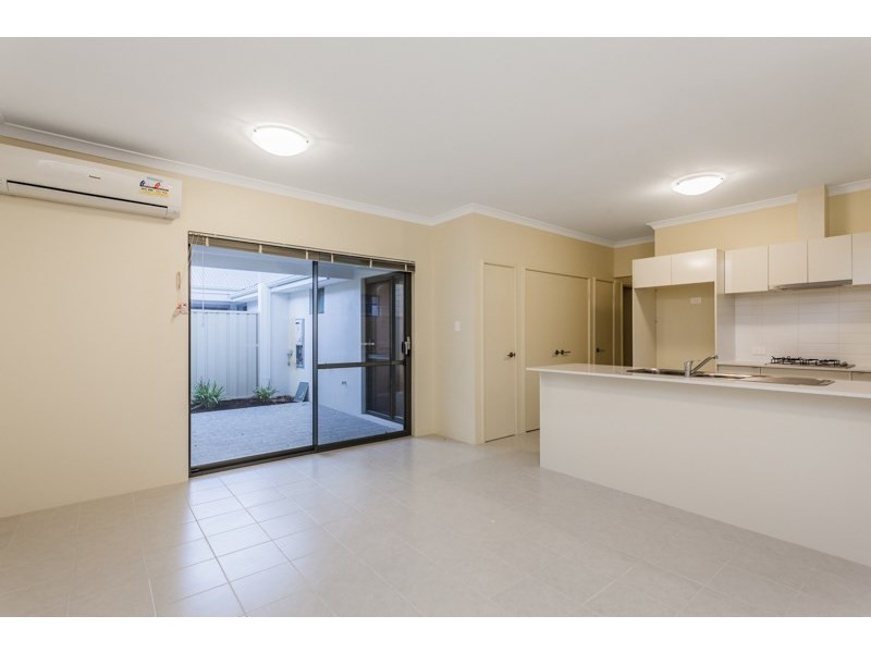 11/18 Gowrie Approach, Canning Vale WA 6155