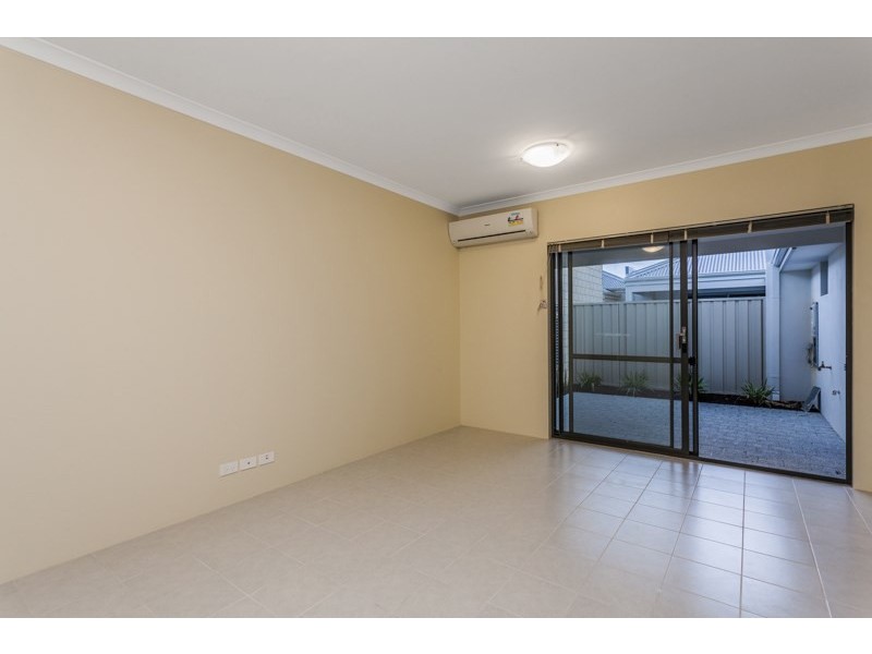 11/18 Gowrie Approach, Canning Vale WA 6155
