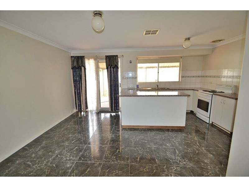 9 Geebung Street, Maddington WA 6109