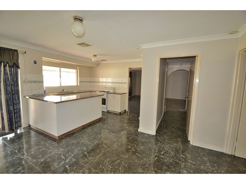 9 Geebung Street, Maddington WA 6109