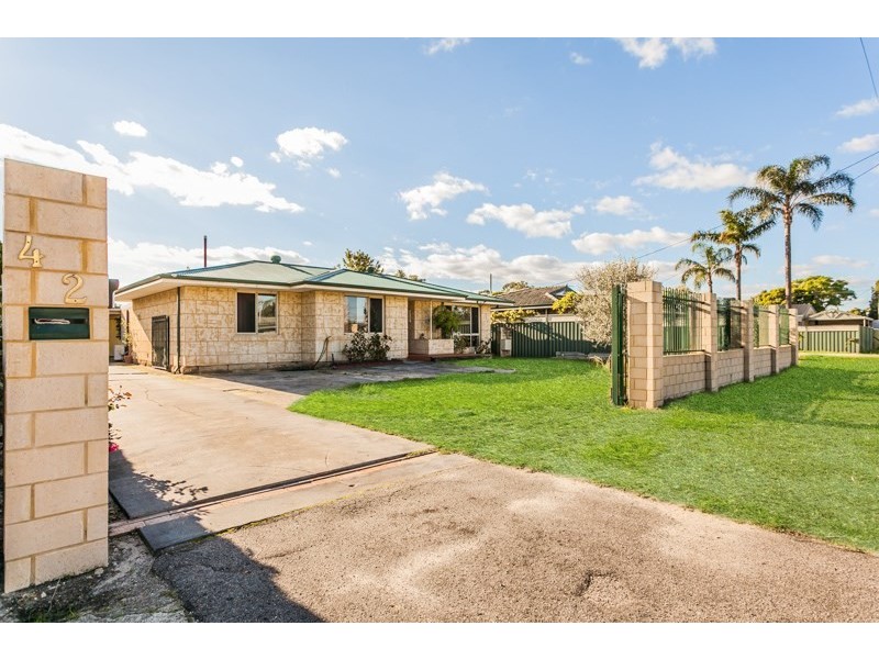 42 Kelton Way, Thornlie WA 6108