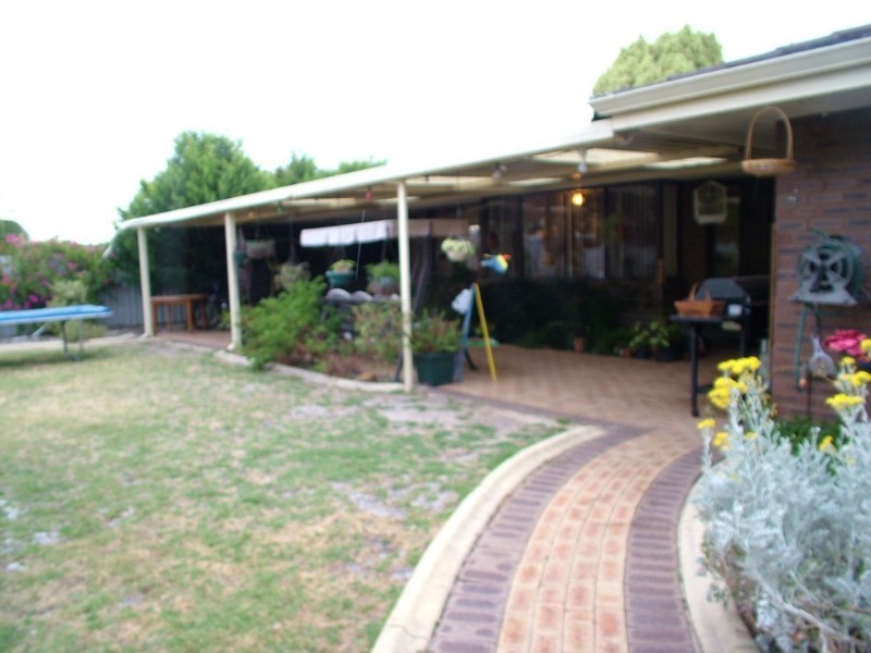 11 Miranda Way, Gosnells WA 6110