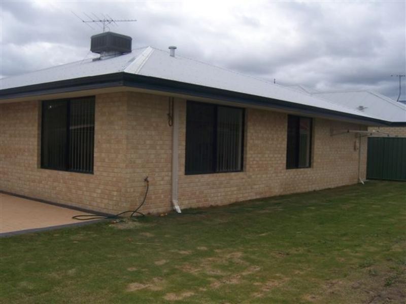 44 Excalibur Chase, Wattle Grove WA 6107