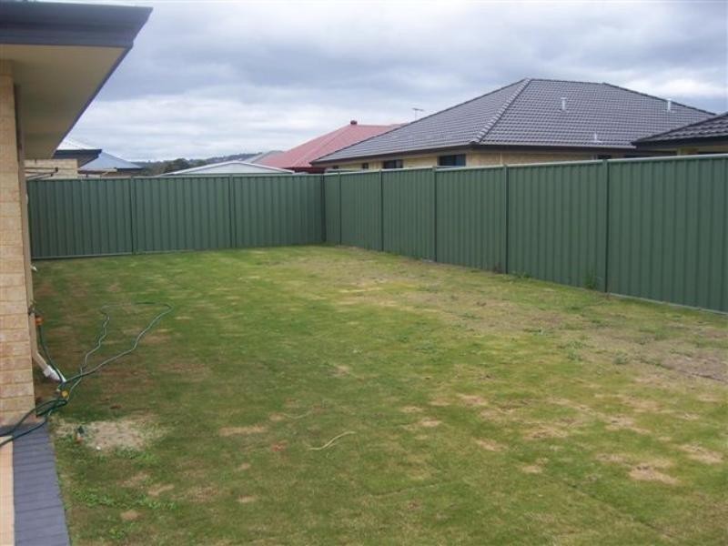 44 Excalibur Chase, Wattle Grove WA 6107