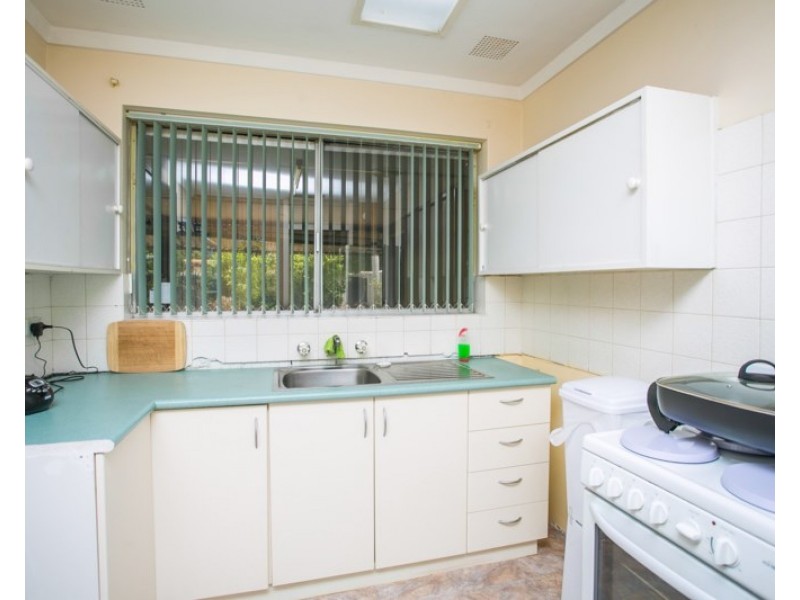 32A Dawson Street, Armadale WA 6112