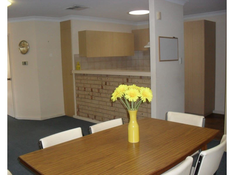 4/5 Astley Street, Gosnells WA 6110