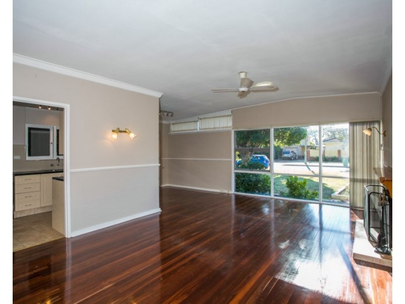 12 Cowan Street, Maddington WA 6109