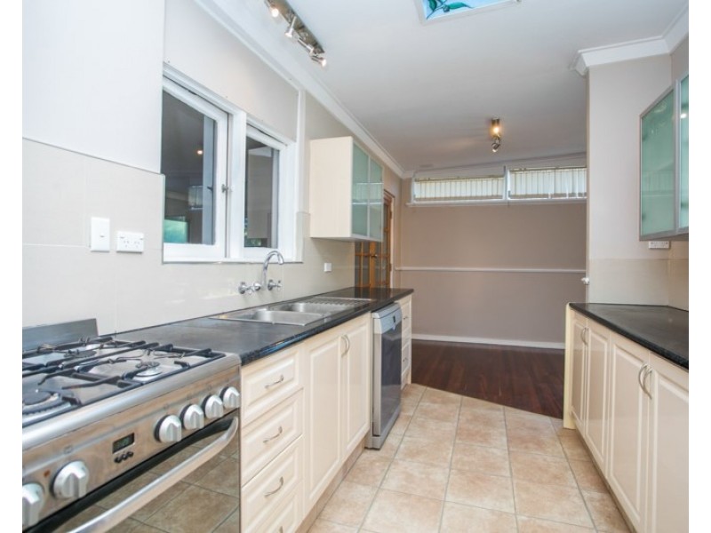 12 Cowan Street, Maddington WA 6109