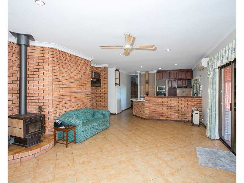 158 Springfield Road, Bedfordale WA 6112