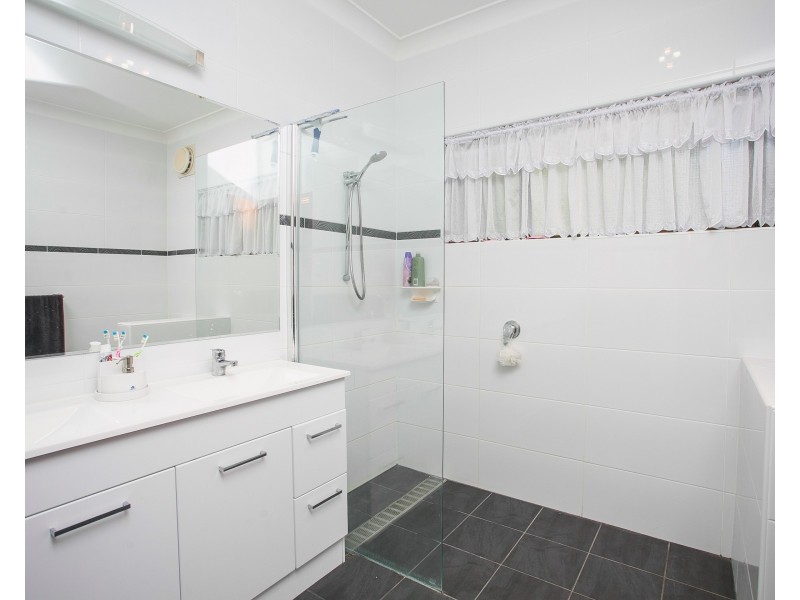 158 Springfield Road, Bedfordale WA 6112