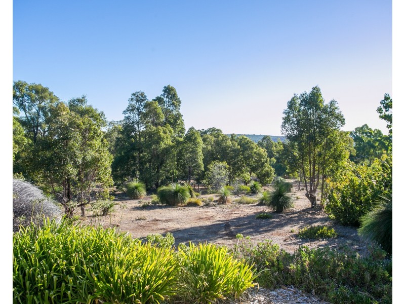 158 Springfield Road, Bedfordale WA 6112