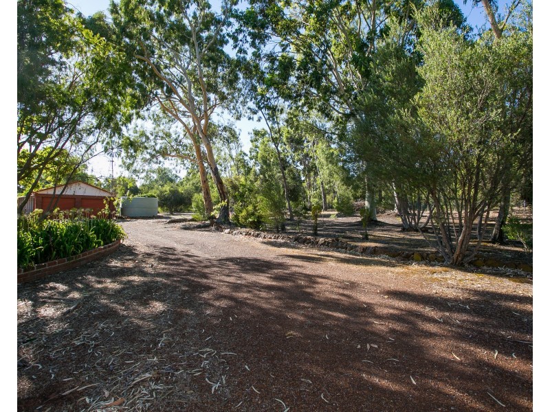 158 Springfield Road, Bedfordale WA 6112