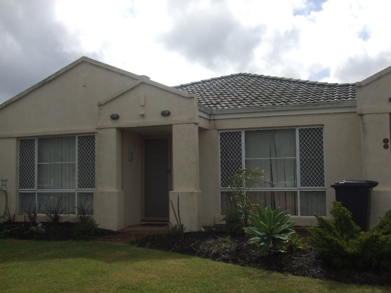 22 Phoenix Road, Kenwick WA 6107