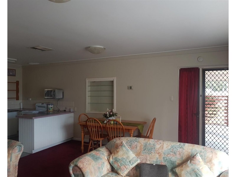 2/1 Manning Avenue, Gosnells WA 6110