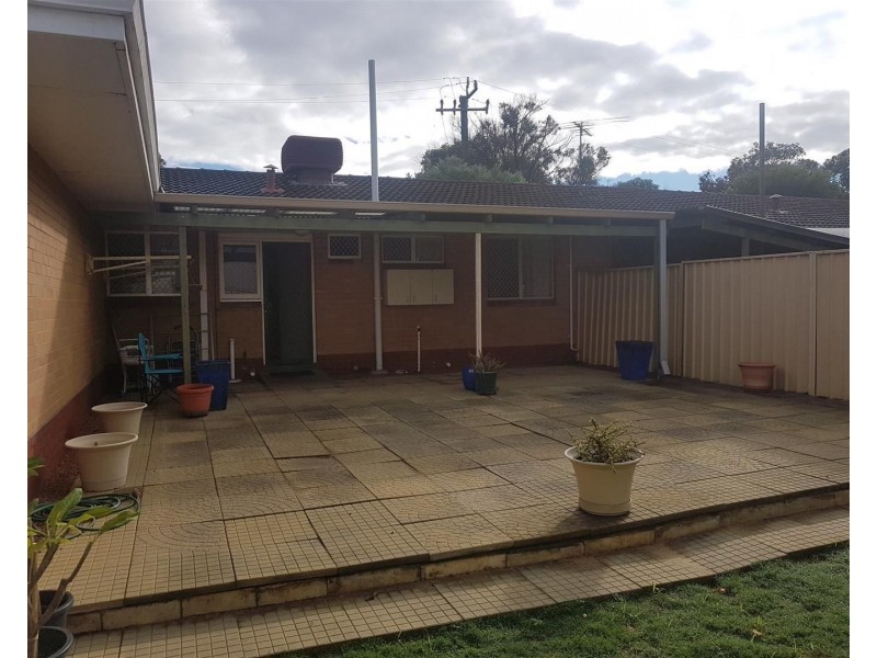 2/1 Manning Avenue, Gosnells WA 6110