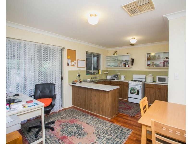 15 Bardfield Way, Gosnells WA 6110