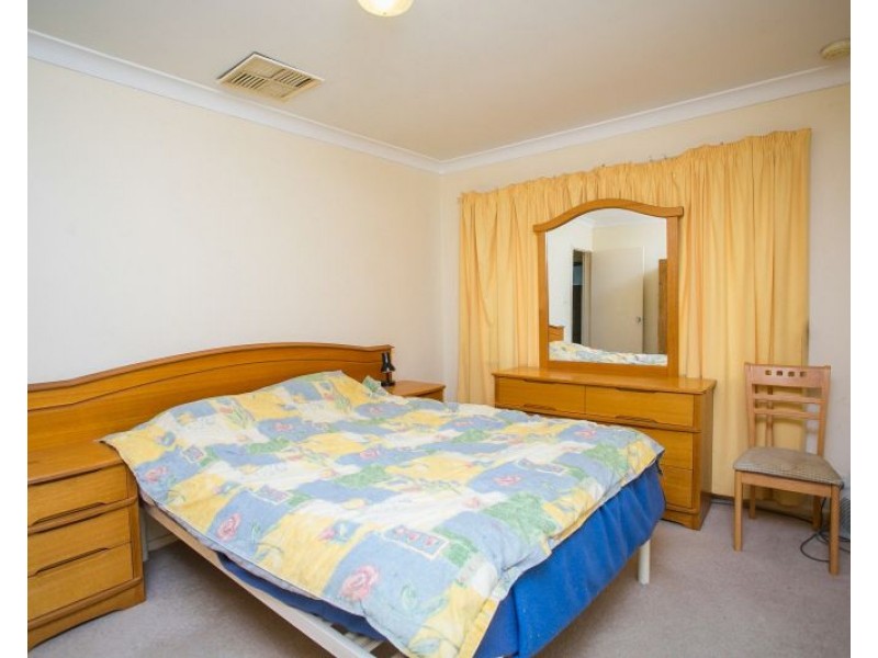 15 Bardfield Way, Gosnells WA 6110
