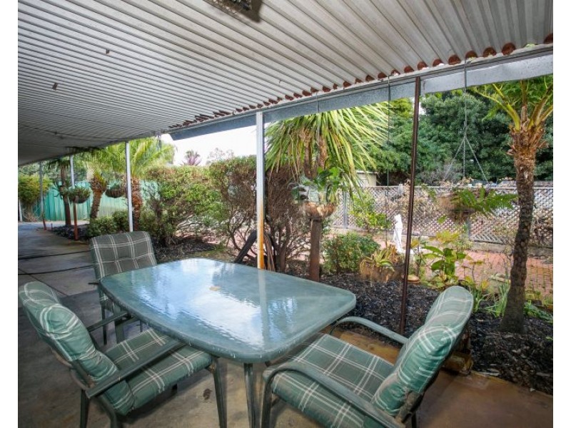 15 Bardfield Way, Gosnells WA 6110