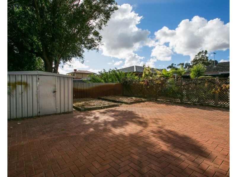 15 Bardfield Way, Gosnells WA 6110