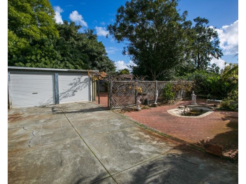 15 Bardfield Way, Gosnells WA 6110