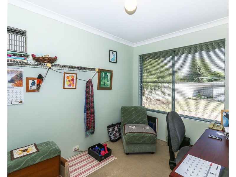 4 Ivanhoe Place, Gosnells WA 6110