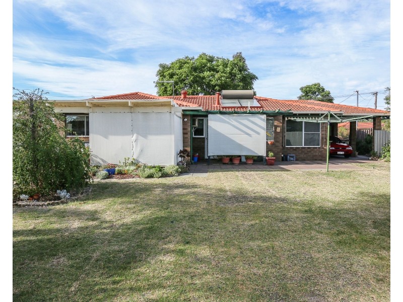 4 Ivanhoe Place, Gosnells WA 6110
