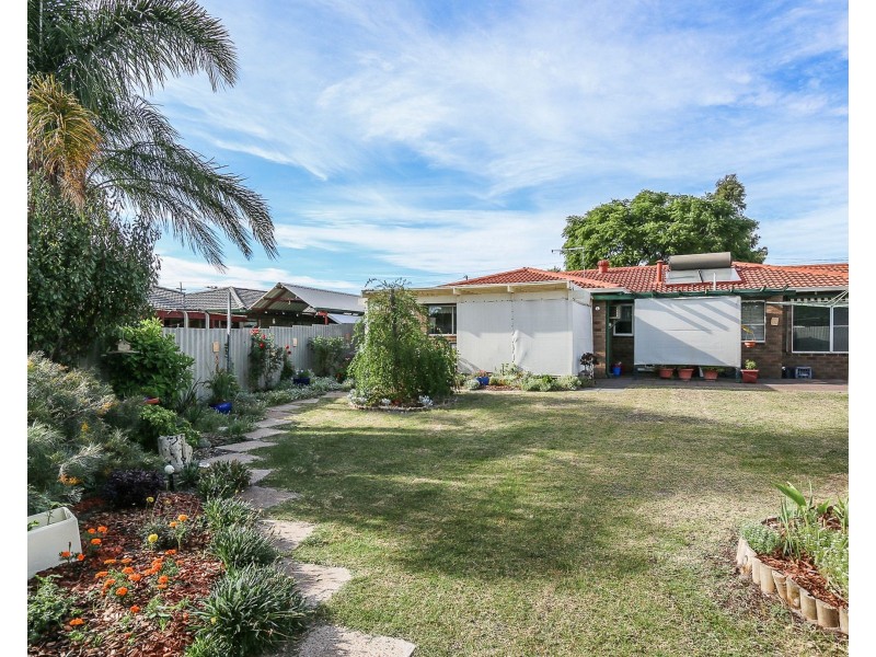 4 Ivanhoe Place, Gosnells WA 6110