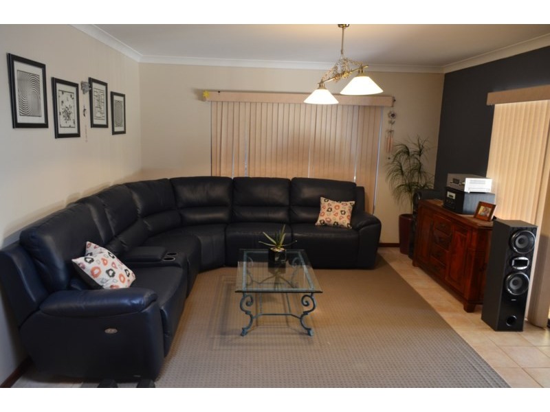 9 Yampi Court, Huntingdale WA 6110