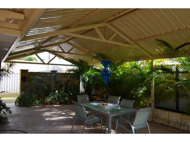 9 Yampi Court, Huntingdale WA 6110