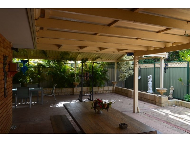 9 Yampi Court, Huntingdale WA 6110