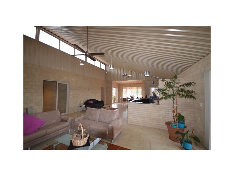 7 Warburton Street, Tenterden WA 6322