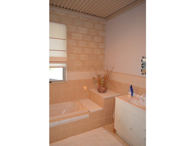 7 Warburton Street, Tenterden WA 6322