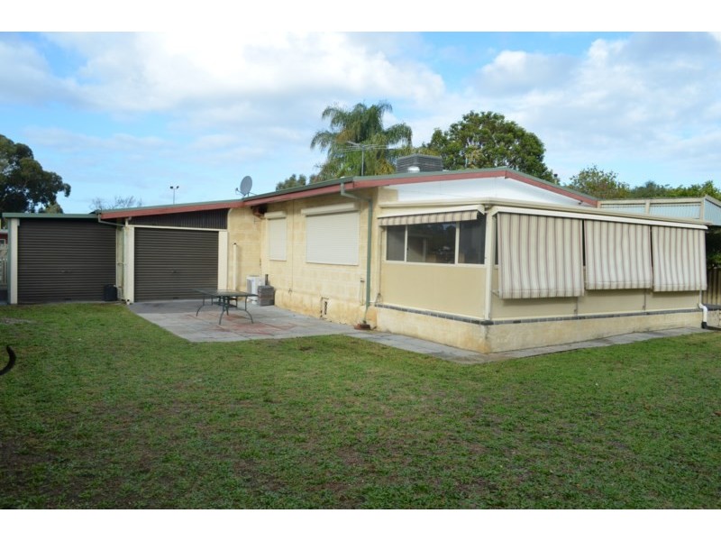 14 Gosnells Road West, Maddington WA 6109